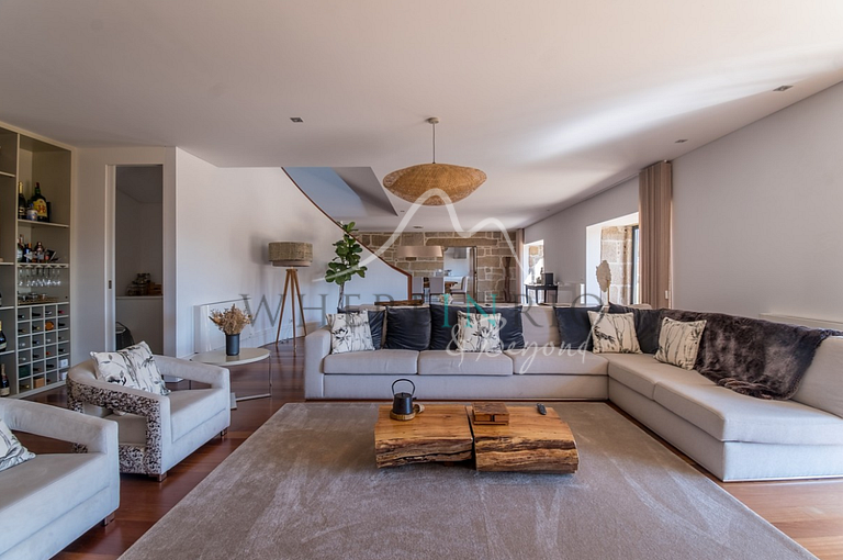 High-End Farmhouse in Douro