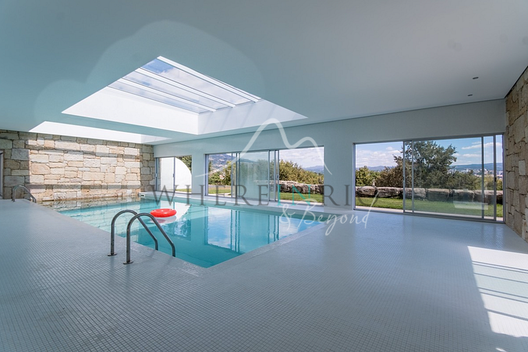 High-End Farmhouse in Douro