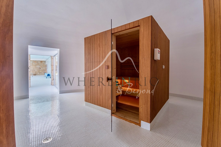 High-End Farmhouse in Douro