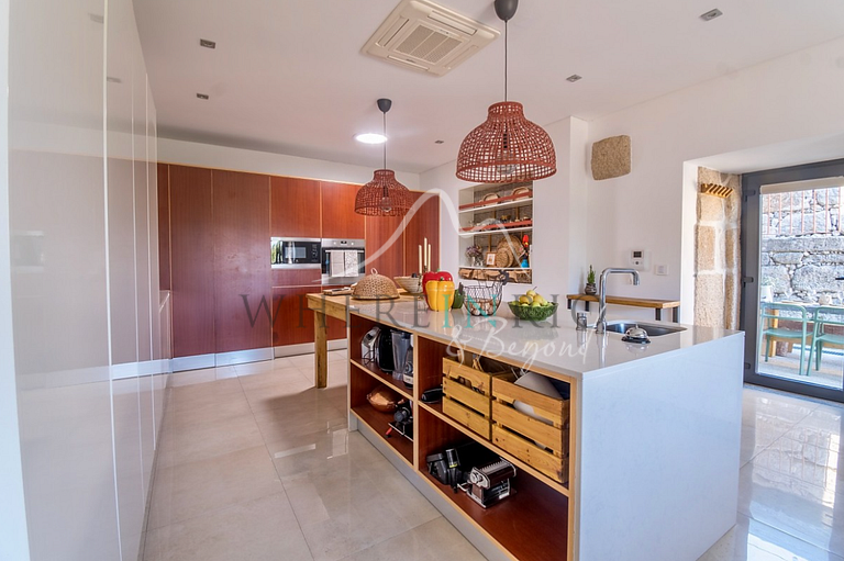 High-End Farmhouse in Douro