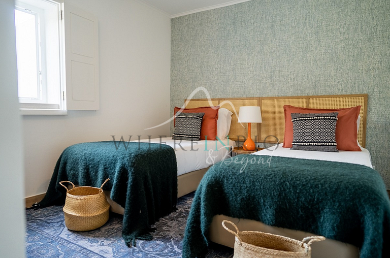 Linda propriedade com quatro casas na Arrábida