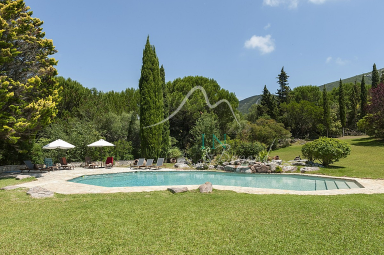 Belle propriété avec quatre maisons à Arrábida