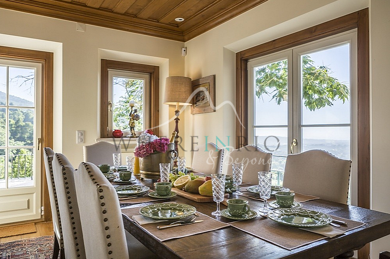 Villa with Breathtaking Views in Sintra