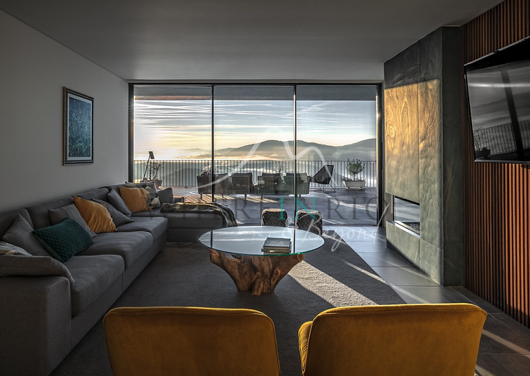 Villa with Stunning Views of the Douro Valley