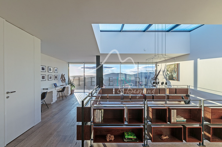 Villa with Stunning Views of the Douro Valley