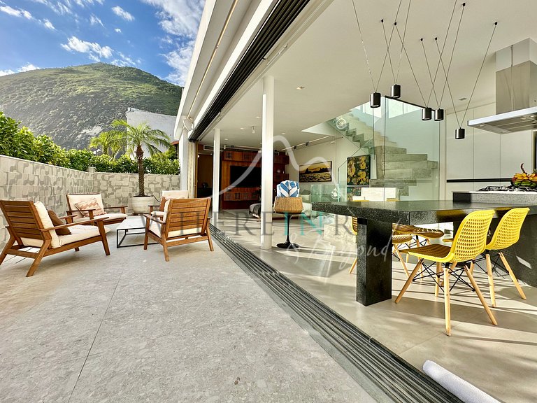 Luxury penthouse with pool in Copacabana