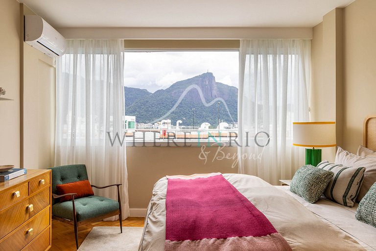 Apartment with Christ the Redeemer View in Leblon