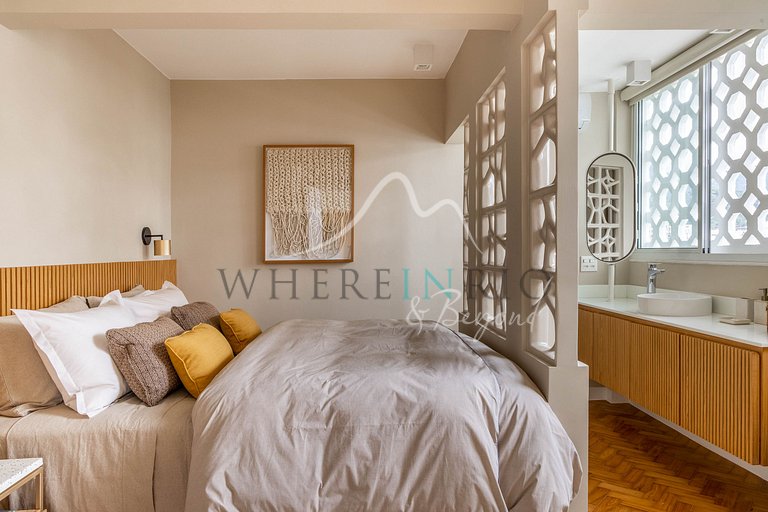 Apartment with Christ the Redeemer View in Leblon