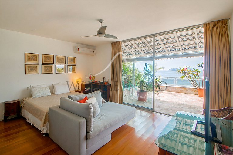 Cobertura Linear para Férias Frente-Mar em Ipanema