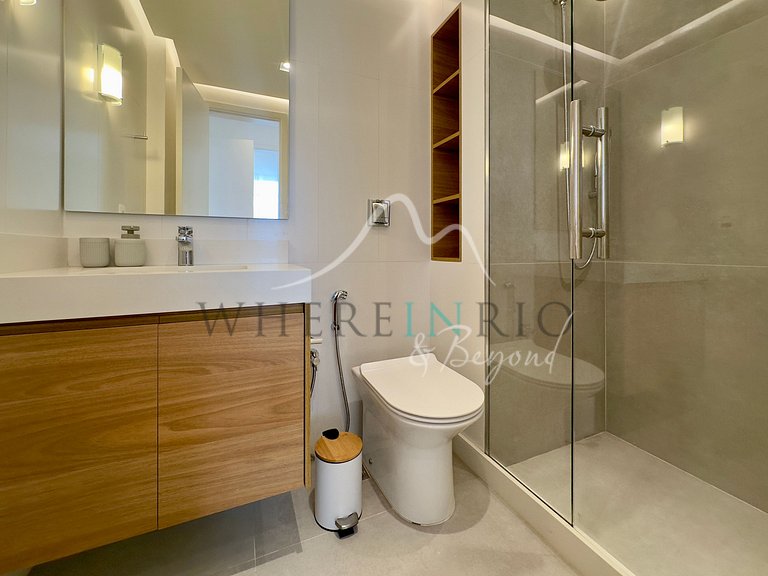 Charming Apartment for Seasonal Rental in Leblon