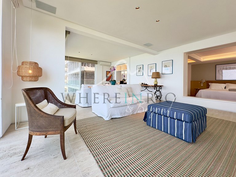 Luxury Duplex Penthouse with Sea View in Arpoador