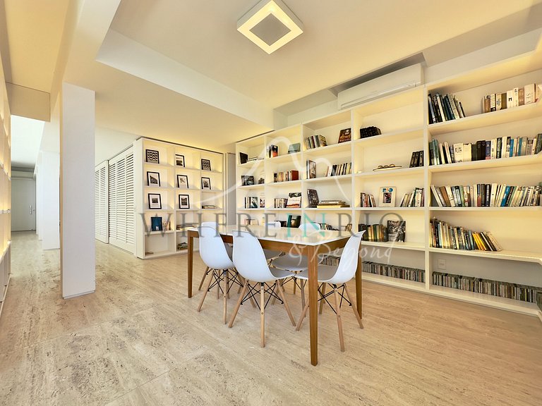 Duplex Penthouse with Sea View and Balcony in Arpoador