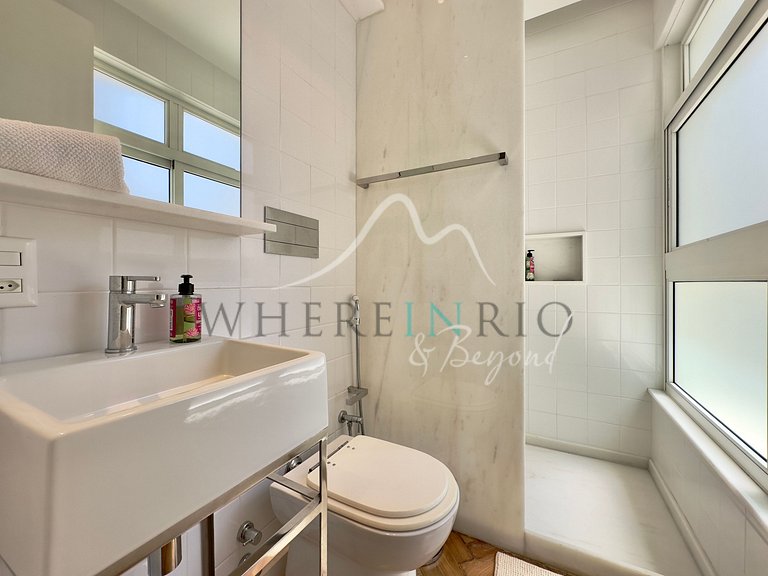 Duplex Penthouse with Sea View and Balcony in Arpoador