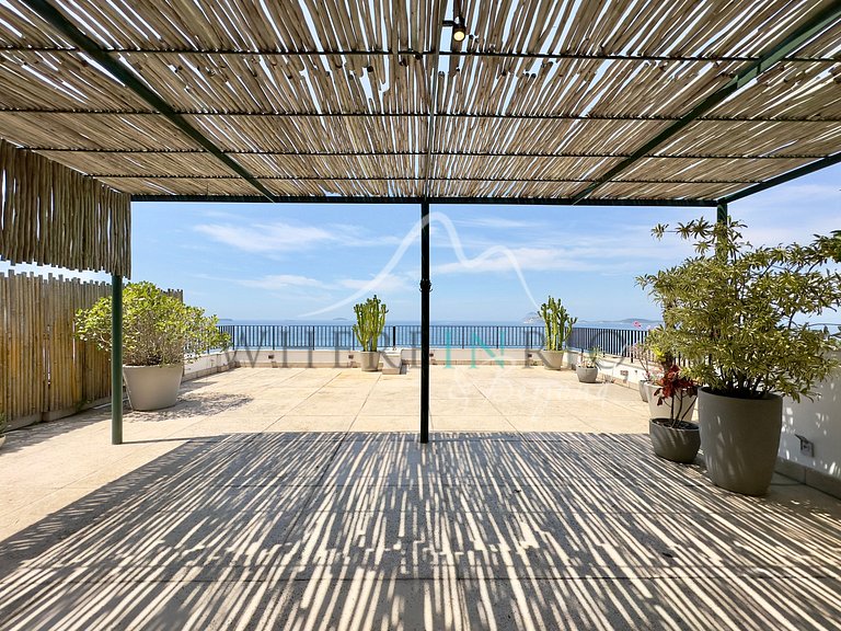 Luxury Duplex Penthouse with Sea View in Arpoador