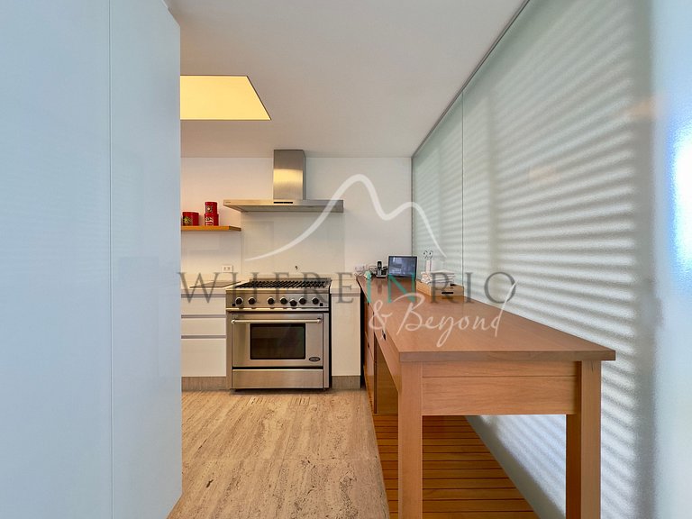 Duplex Penthouse with Sea View and Balcony in Arpoador