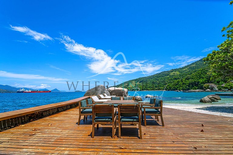 Beachfront House for Vacation Rental in Angra