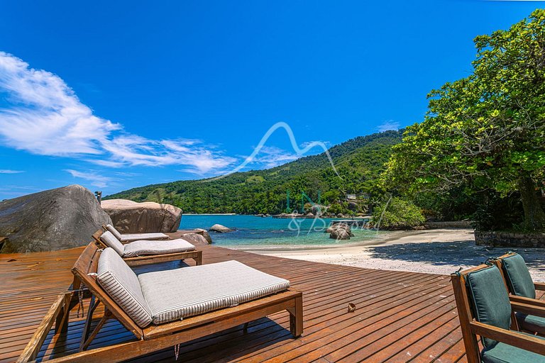 Beachfront House for Vacation Rental in Angra