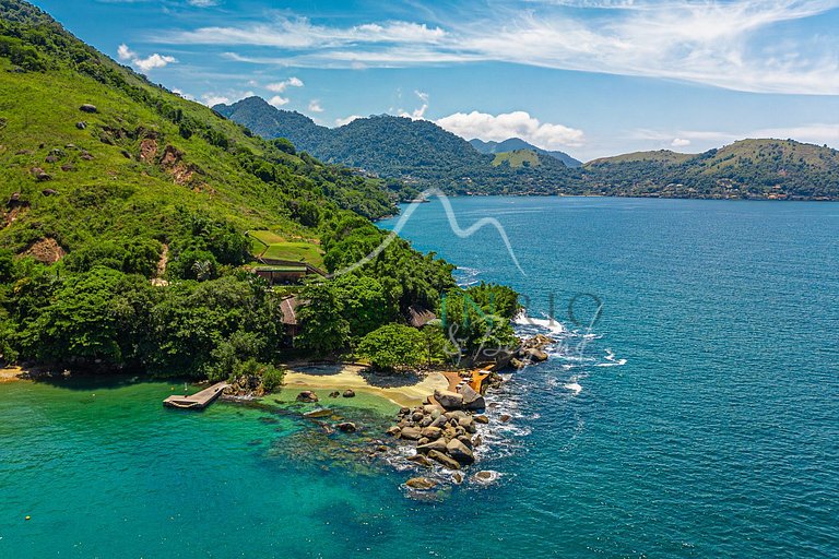 Beachfront House for Vacation Rental in Angra