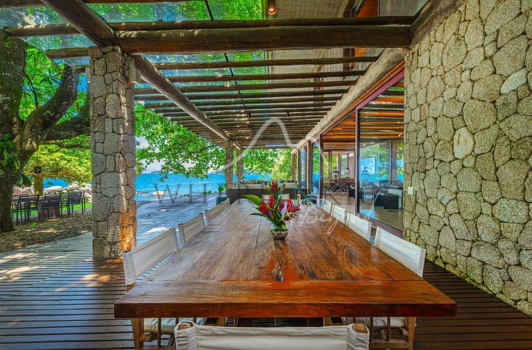 Beachfront House for Vacation Rental in Angra