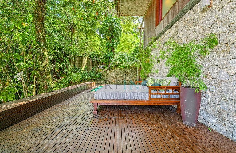 Beachfront House for Vacation Rental in Angra