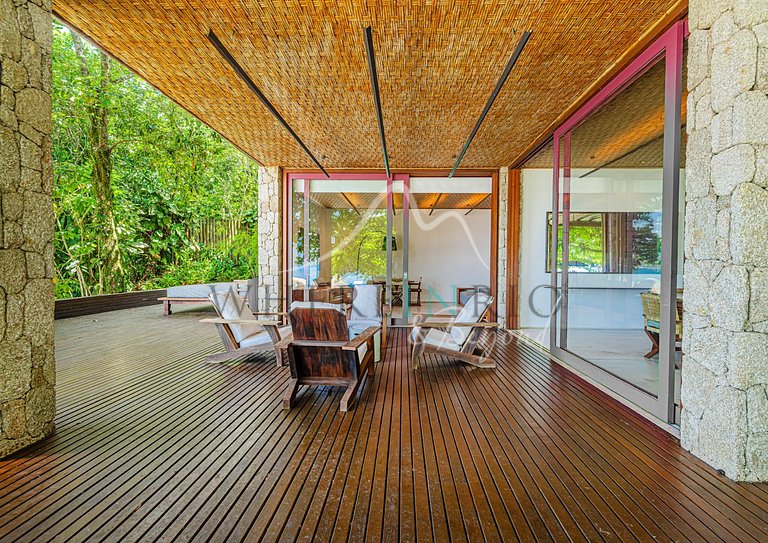 Beachfront House for Vacation Rental in Angra