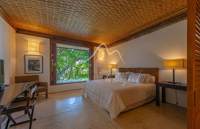 Beachfront House for Vacation Rental in Angra