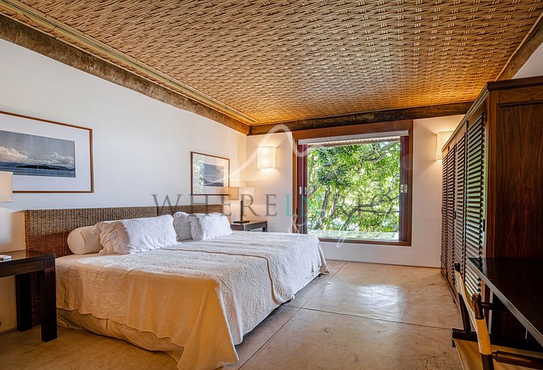 Beachfront House for Vacation Rental in Angra