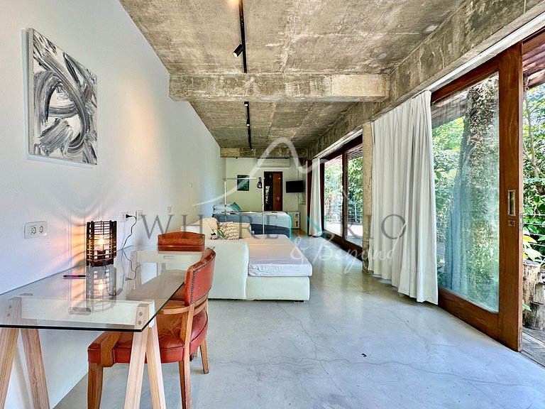 Luxury Home Surrounded by Nature in São Conrado
