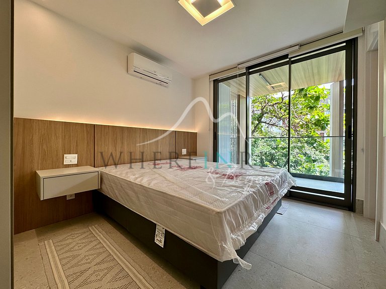 Exclusive apartment with balcony in Leblon