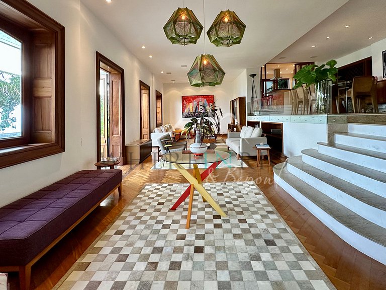 Luxury Home with Ocean View in São Conrado