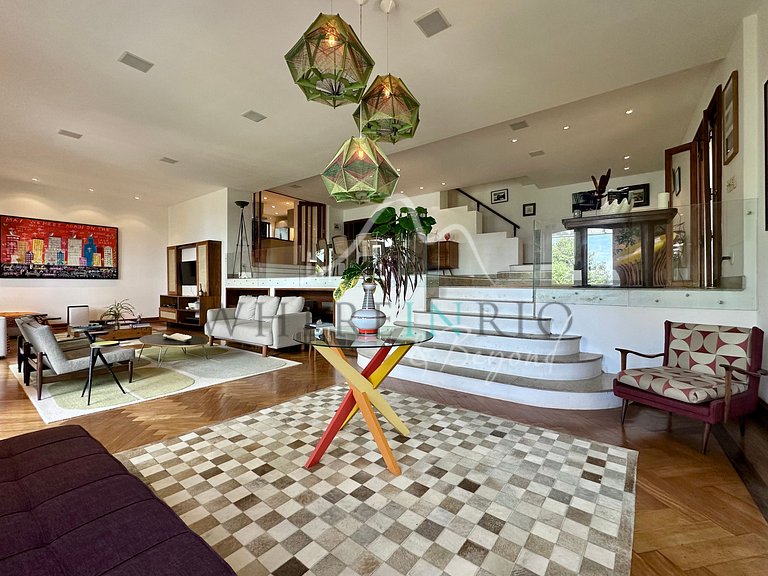 Luxury Home with Ocean View in São Conrado