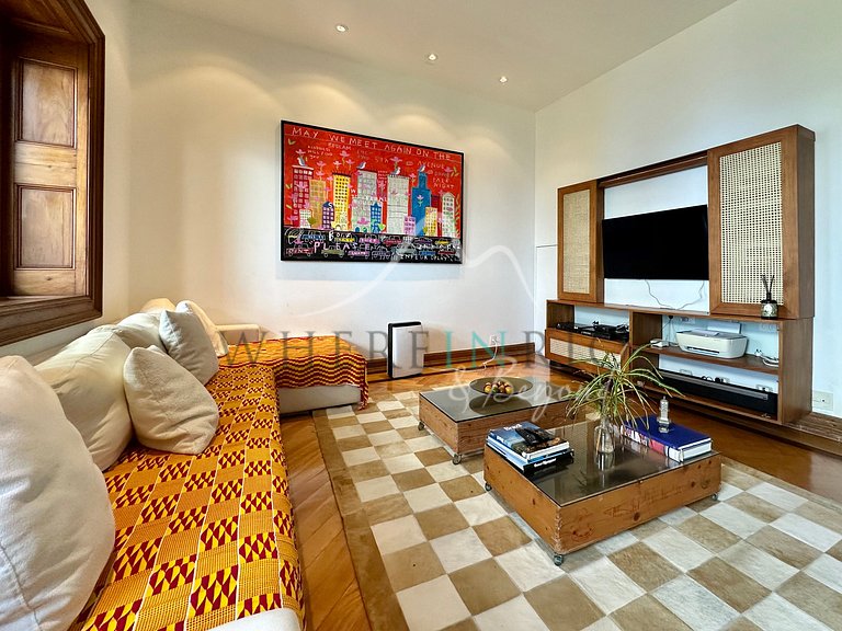 Luxury Home with Ocean View in São Conrado
