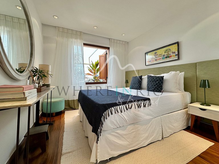 Luxury Home with Ocean View in São Conrado