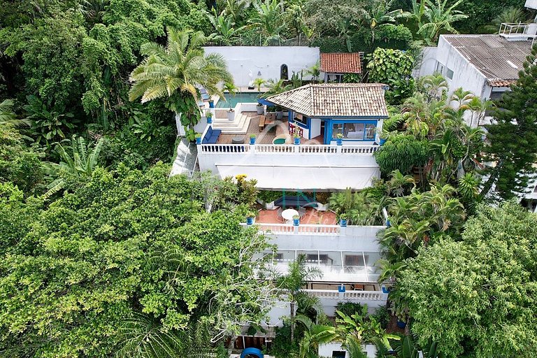 Luxury Home with Ocean View in São Conrado