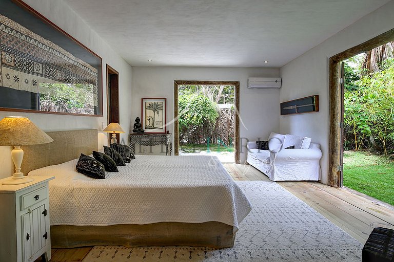 Retreat with pool and garden in Trancoso