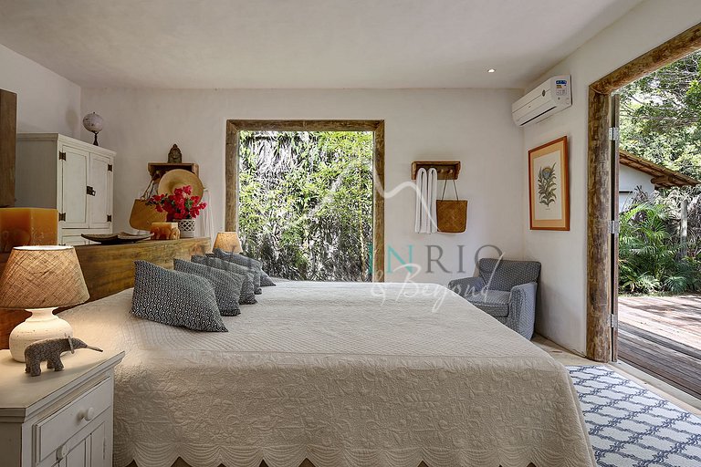 Retreat with pool and garden in Trancoso