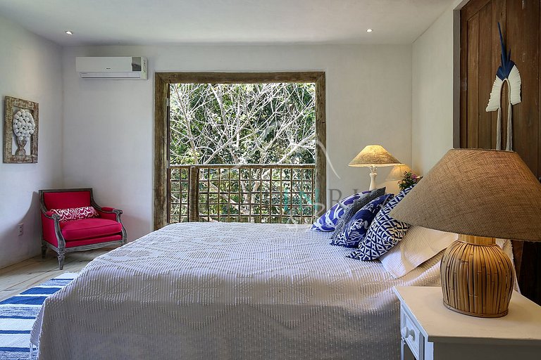 Retreat with pool and garden in Trancoso