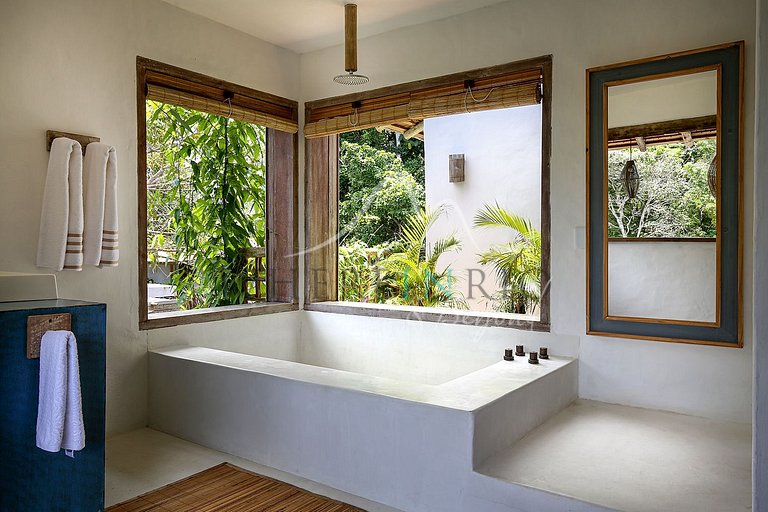 Retreat with pool and garden in Trancoso