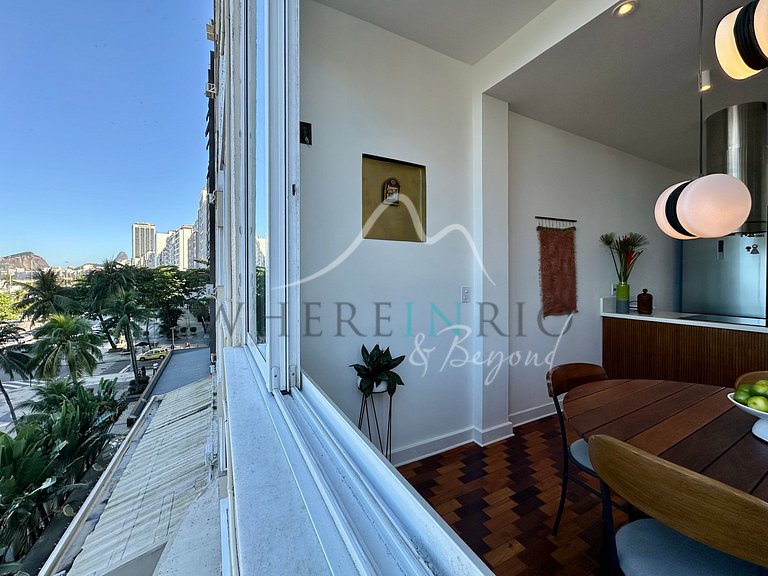 Apartment with sea view on Atlântica Ave.