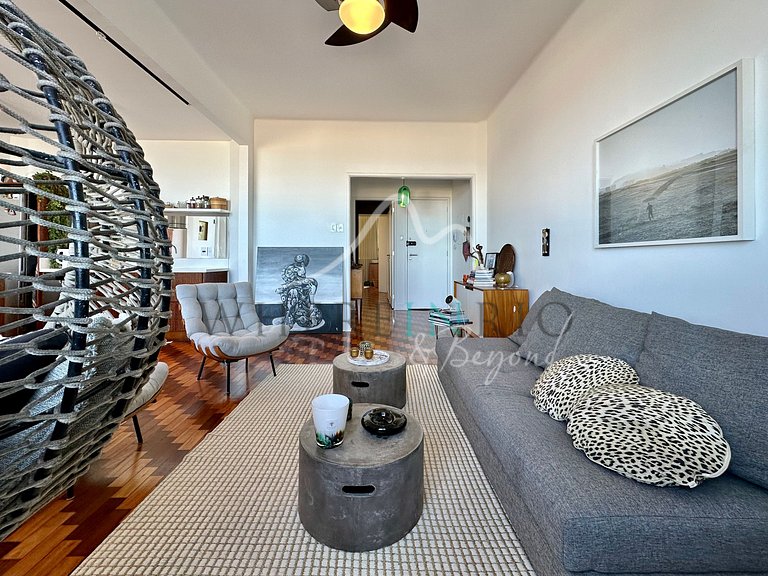 Apartment with sea view on Atlântica Ave.