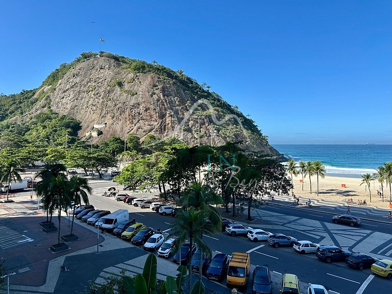 Apartment with sea view on Atlântica Ave.