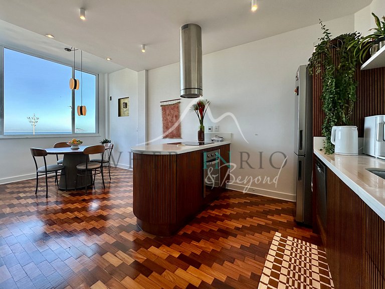 Apartment with sea view on Atlântica Ave.