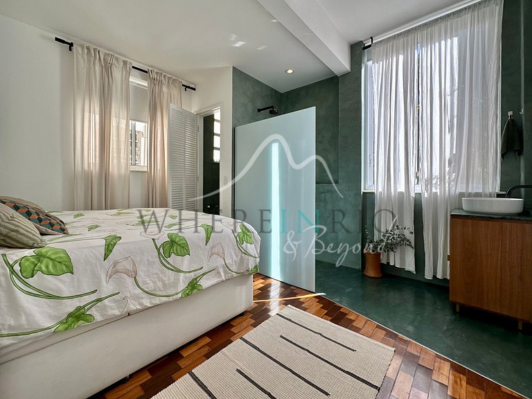 Apartment with sea view on Atlântica Ave.