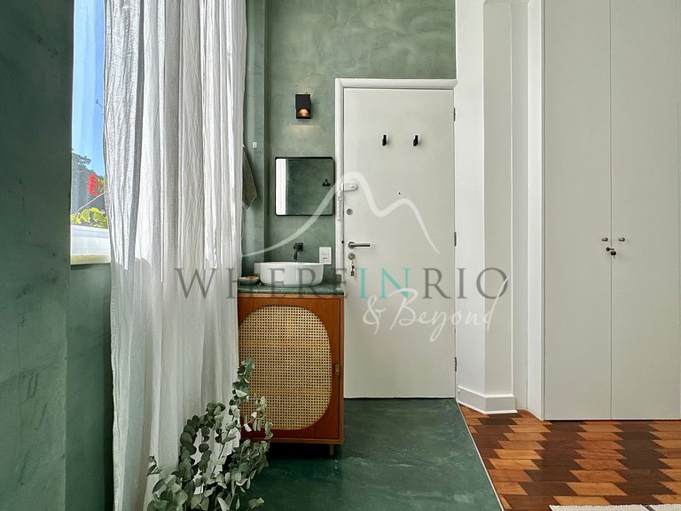 Apartment with sea view on Atlântica Ave.