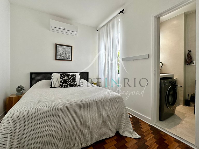 Apartment with sea view on Atlântica Ave.