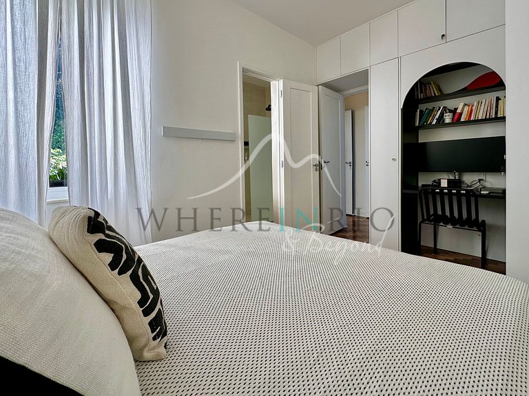 Apartment with sea view on Atlântica Ave.