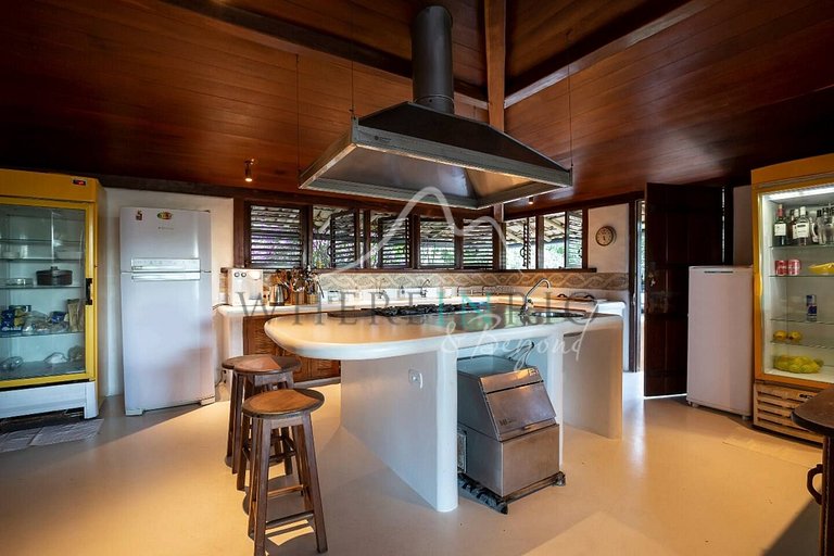 Luxury house with pool in Trancoso