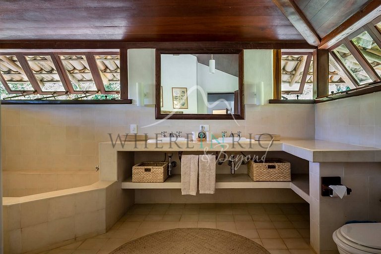 Luxury house with pool in Trancoso