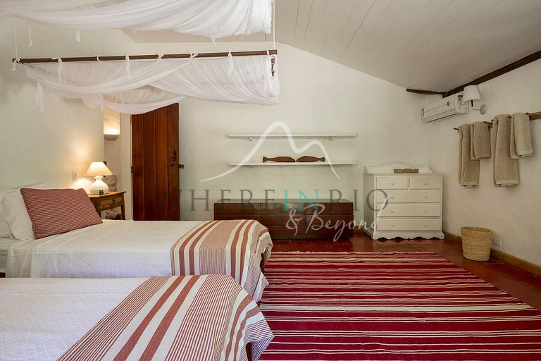 Luxury house with pool in Trancoso