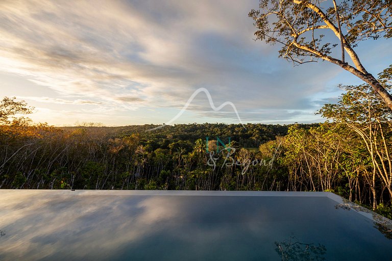 Exuberant home surrounded by nature in Trancoso